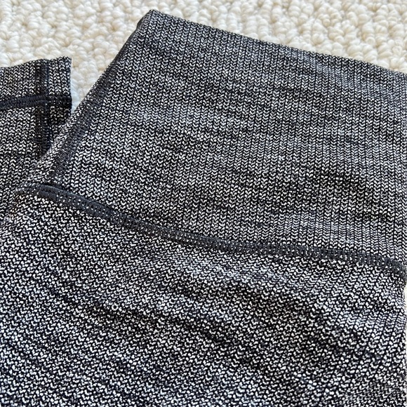 LULULEMON - Picture 4 of 4